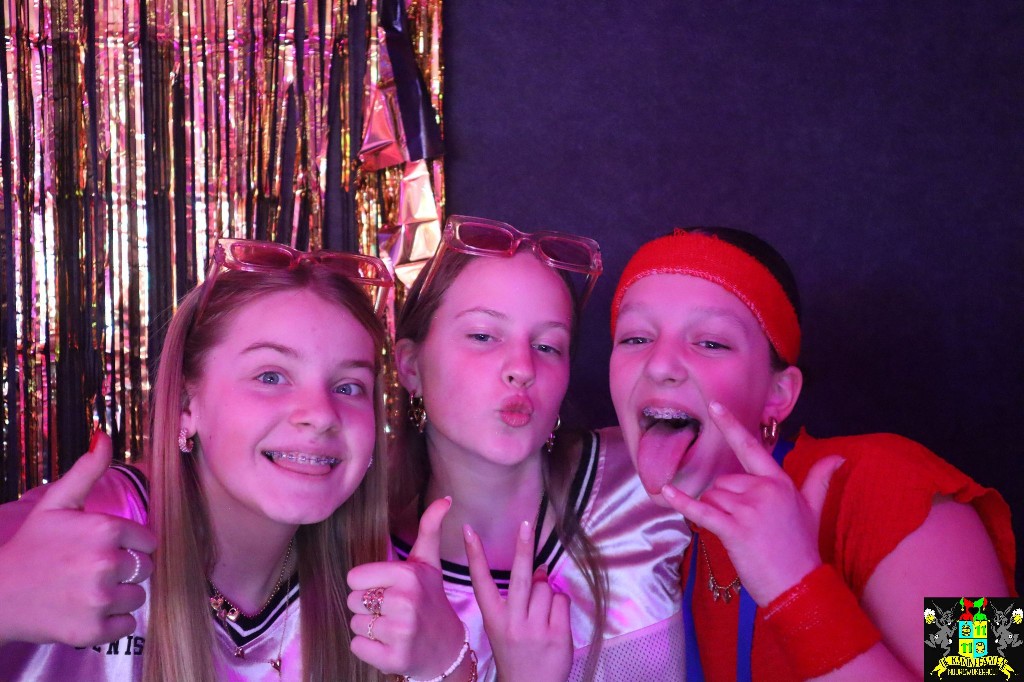 ../Images/Jeugd Opwarmbal Photobooth 215.jpg